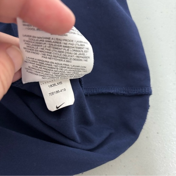 The Nike Tee Athletic Cut Dri Fit Navy Blue T Shirt Short Sleeve Men's Small - Picture 5 of 8